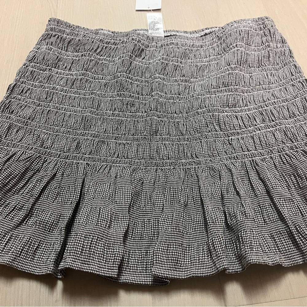 Brown & white pleated stretchy mini skirt with ruffles